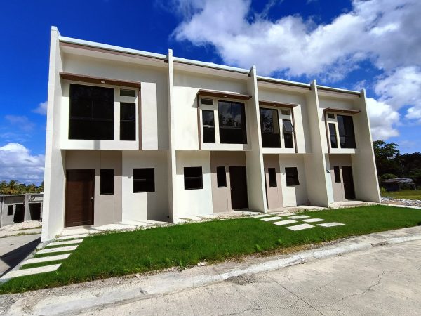 Ivy Exterior