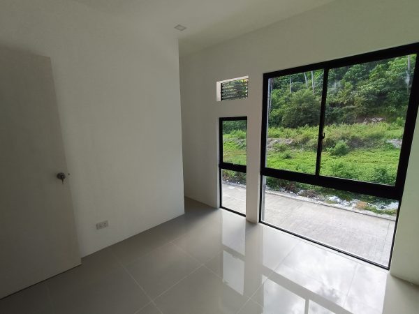 Ivy Interior